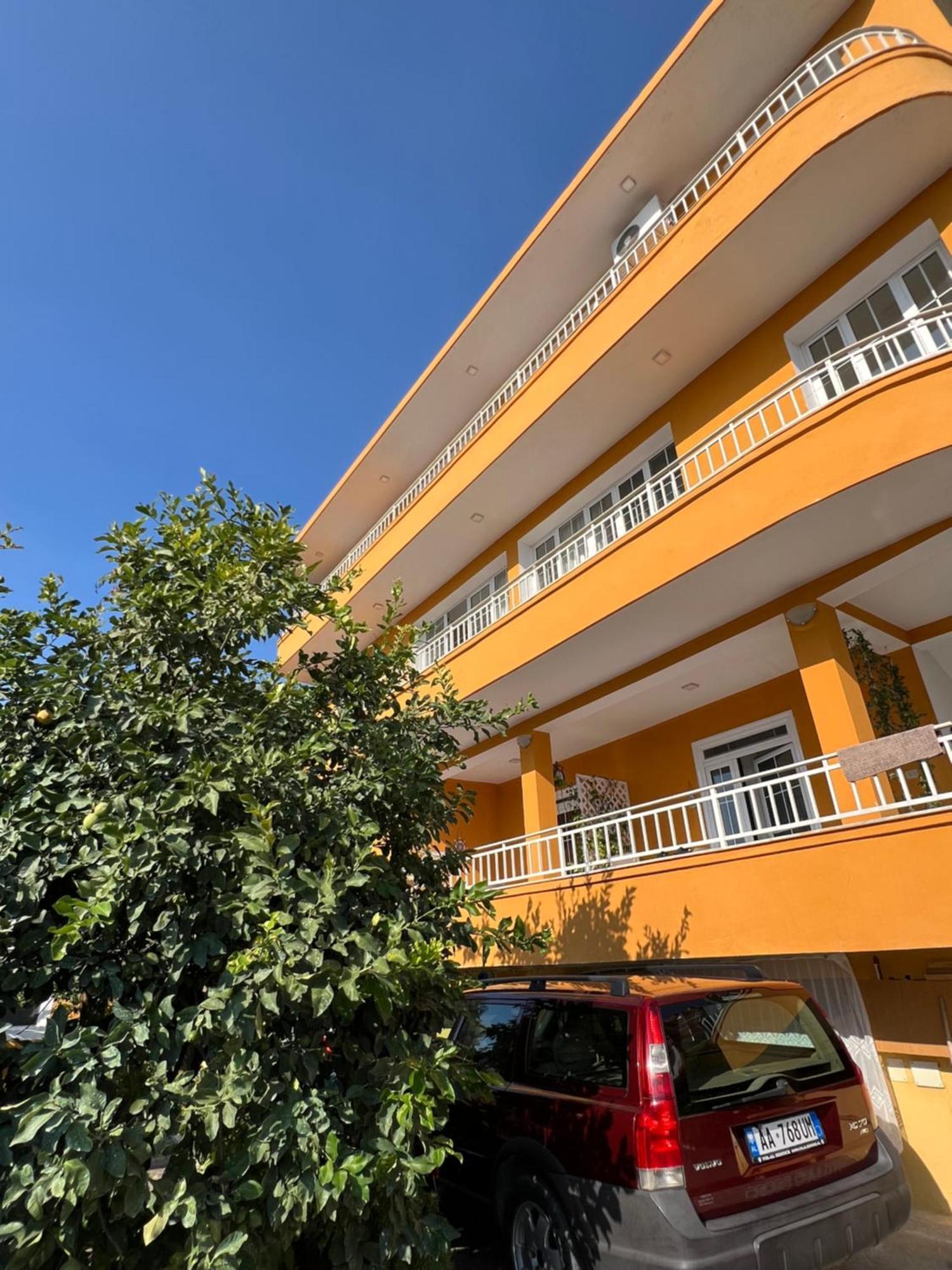 Mimi'S Apartments Vlorë Exteriör bild